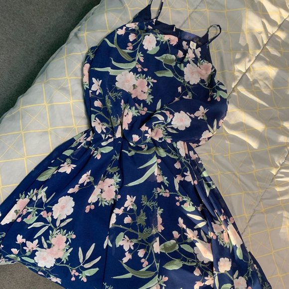 Francesca's Collections Dresses & Skirts - Floral Dress